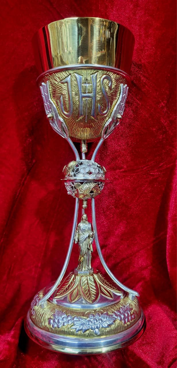 Cáliz espigas con imagen y nudo peces